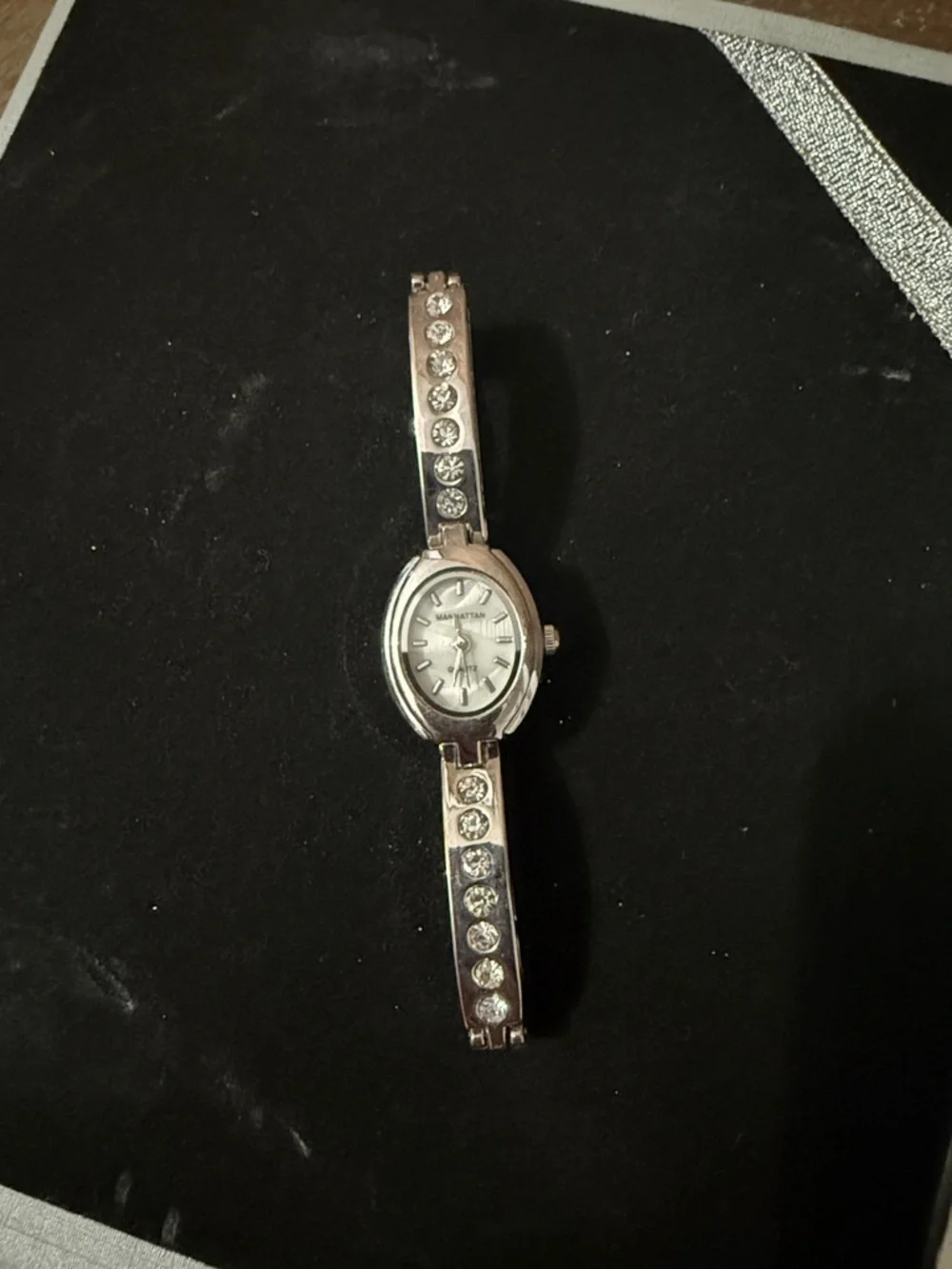 Manhattan by Croton Watch & Evening Bag Set Silver Rhinestone Like New w/ Box - Picture 11 of 14